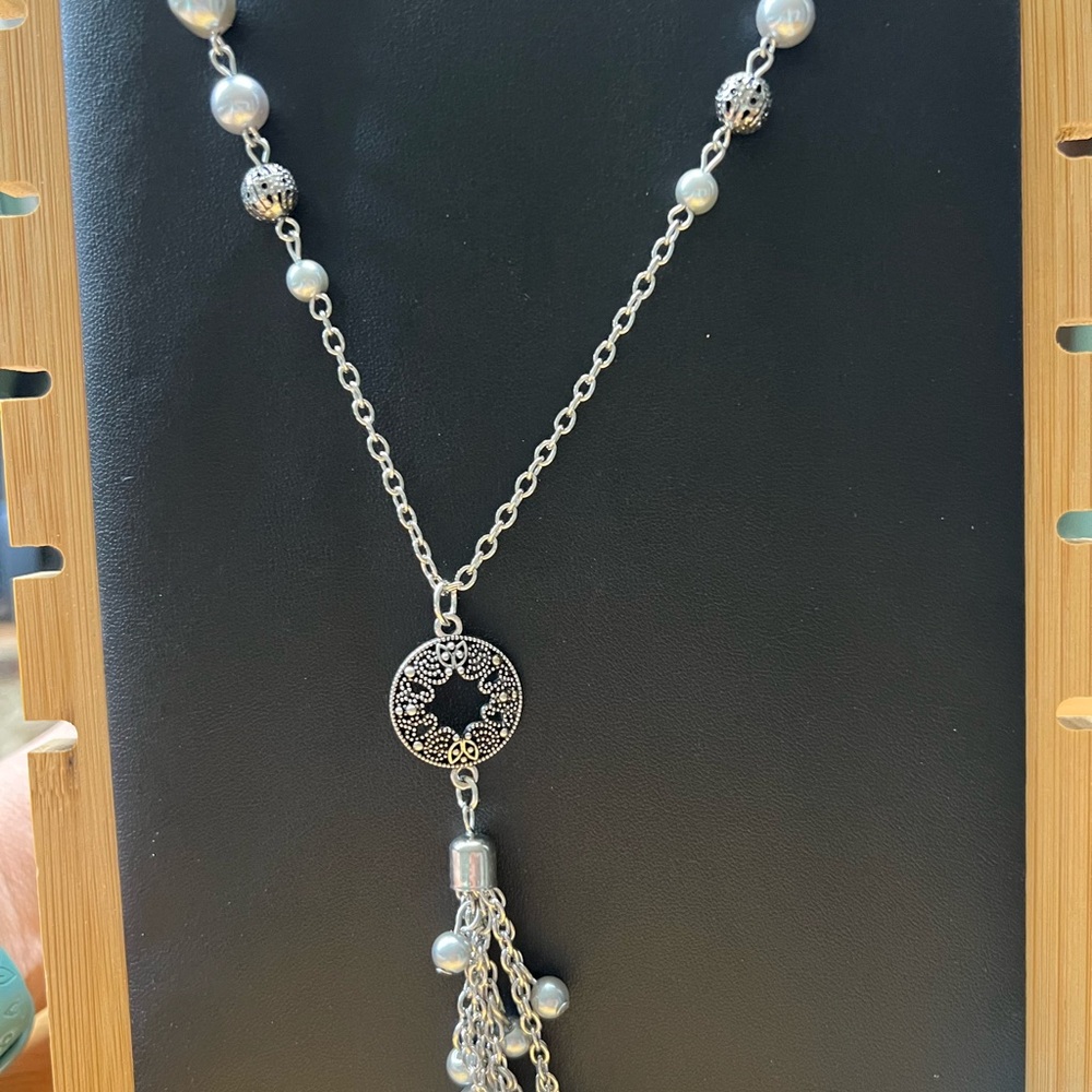 Intricate Silver Gray Necklace with Pendant